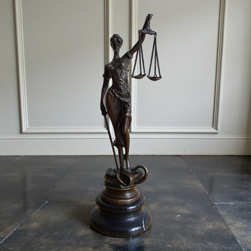 Spravedlnost – Justitia Themis, bronzová soška 23 cm, elegantní právnická dekorace