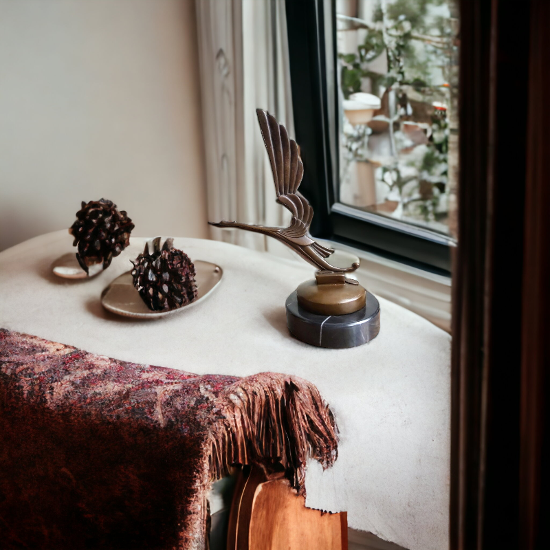 Čáp bílý – Flying Stork Mascot, bronzová soška ve stylu Lalique, luxusní umělecká dekorace