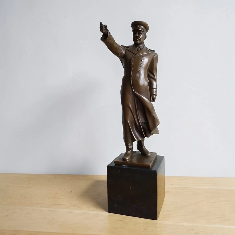Stalin - bronzová socha