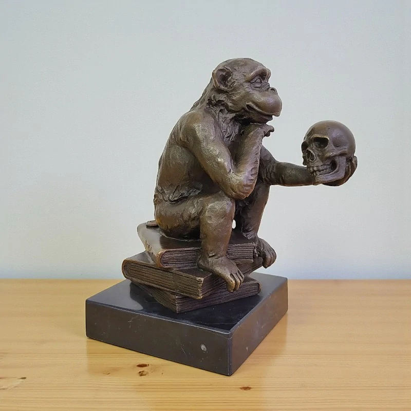 Opice myslitel – Darwin, bronzová socha, originální filozofická dekorace