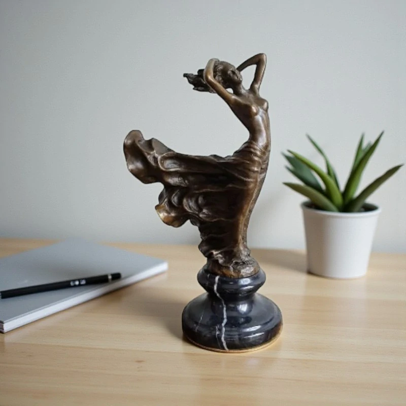 Bronzová socha Dáma s vlajícími šaty – elegantní umělecká figurka z pravého bronzu