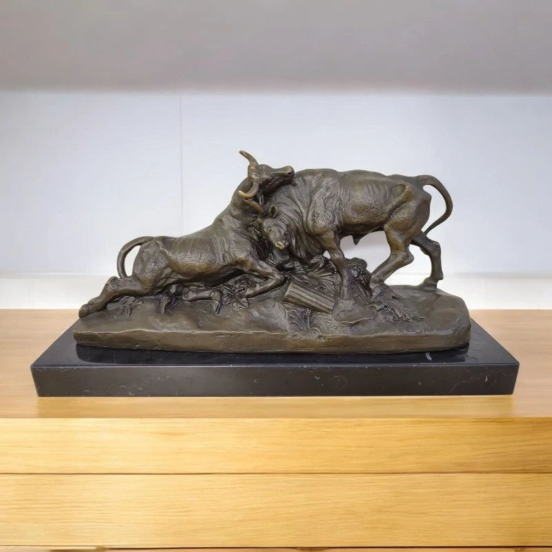 Souboj býků – bronzová socha
