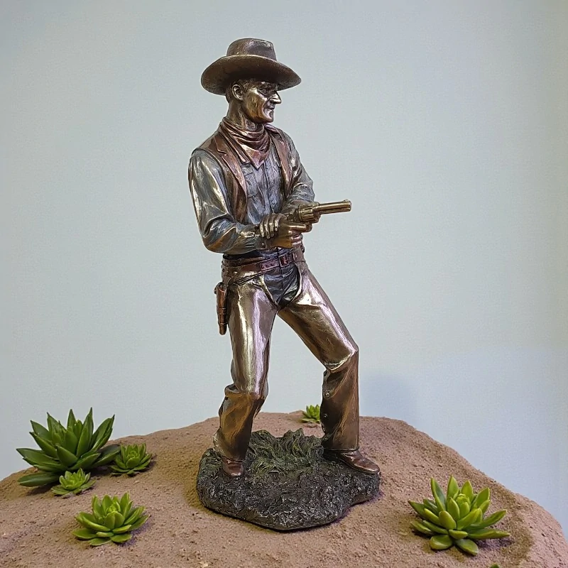 Kovboj se zbraní – detailní soška s bronzovou úpravou | westernová dekorace Veronese WU76731A4
