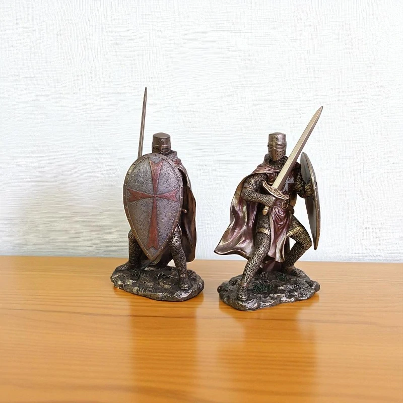 Sada 2 rytířských sošek – templářské figurky Veronese