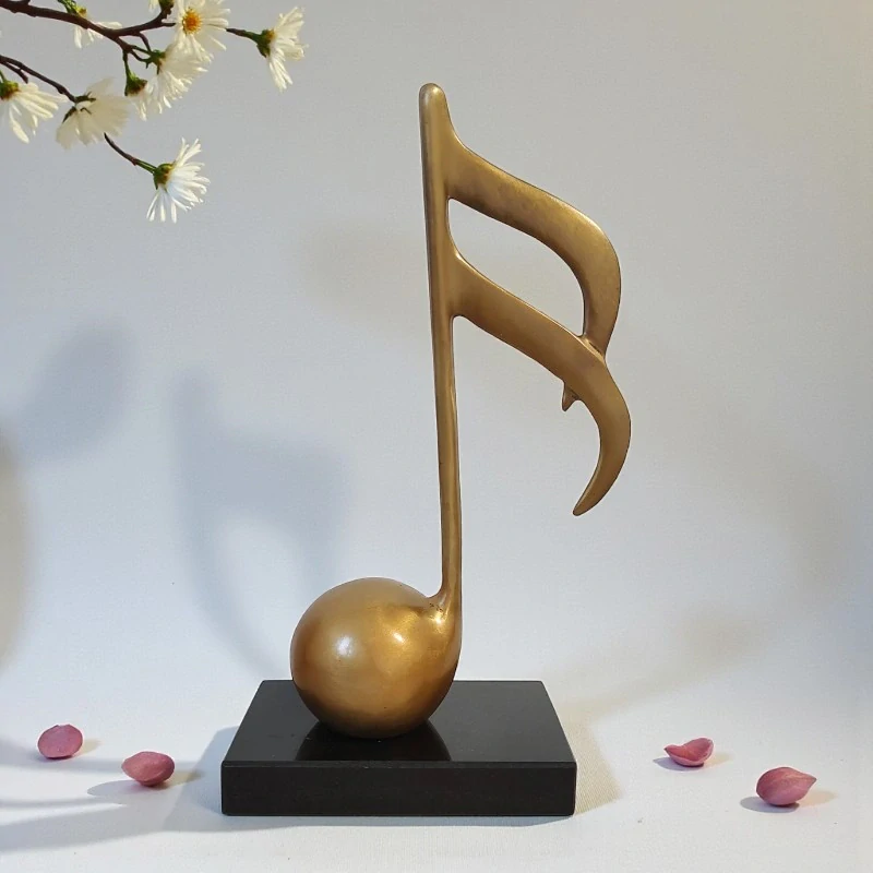 Bronzová socha – Hudební nota na mramorovém podstavci