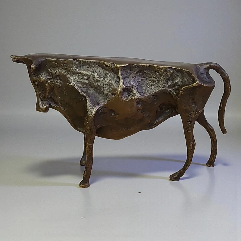 Bronzová socha býka – Picasso | Ručně vyráběná plastika, minimalistické umění, sběratelská dekorace