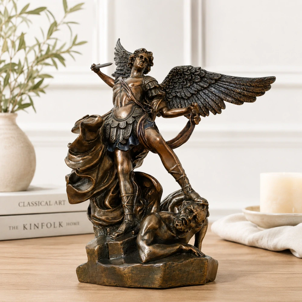 Archanděl Michael porážející Satana – náboženská figurka Veronese WU74997A4