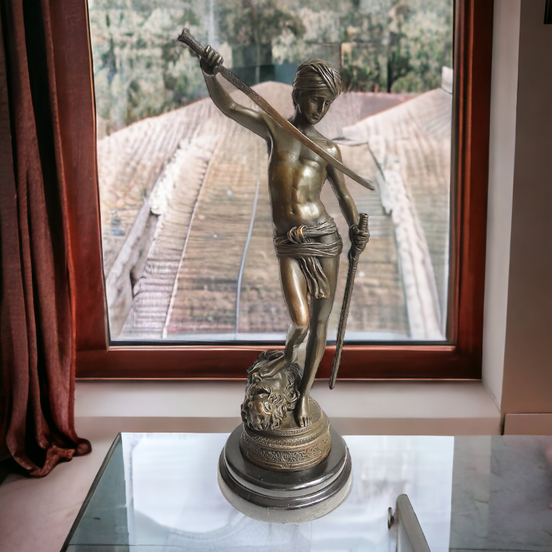 David a Goliáš – bronzová socha, biblické umělecké dílo symbol odvahy a víry