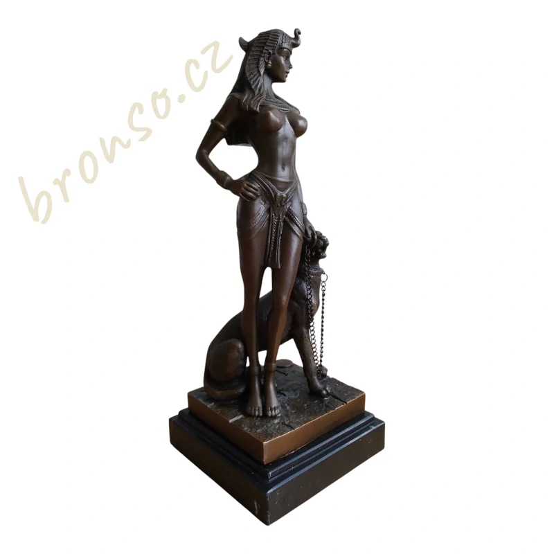 Kleopatra s panterem – bronzová figurální soška