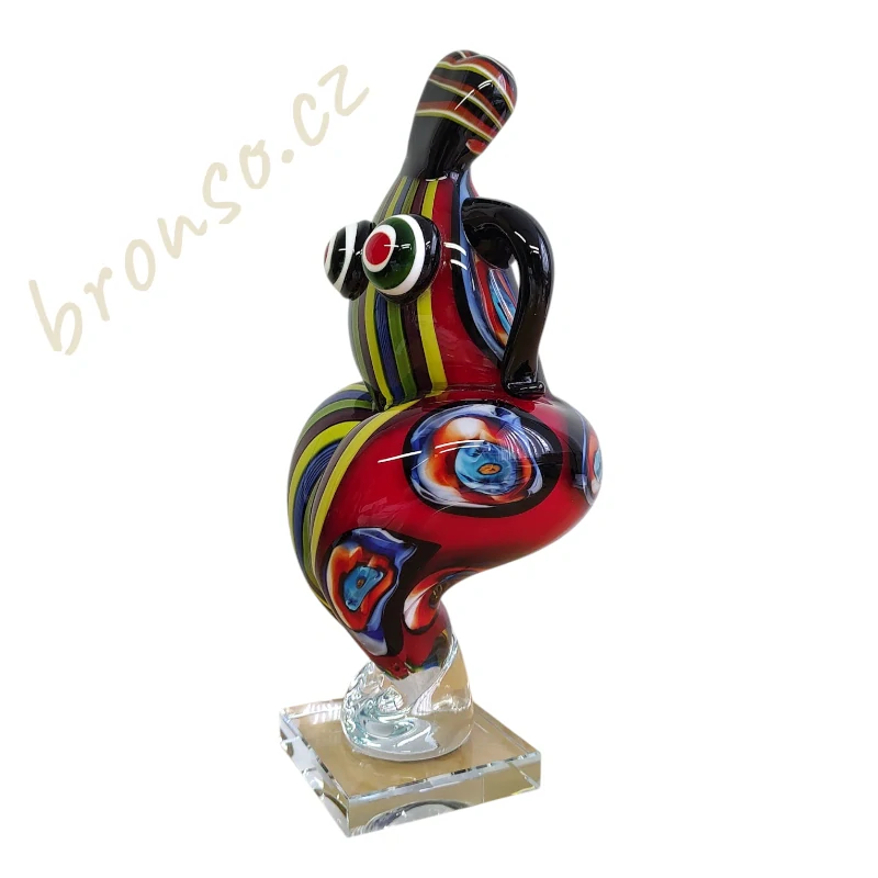 Designová skleněná socha smyslné tanečnice