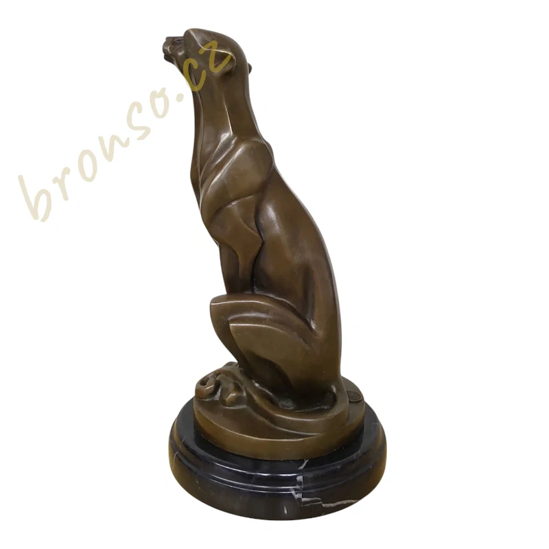 Bronzová socha geparda – moderní zvířecí socha na mramorovém podstavci