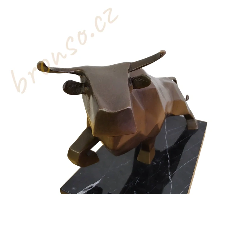 Býk – kubistická bronzová socha, umělecké dílo pro interiér