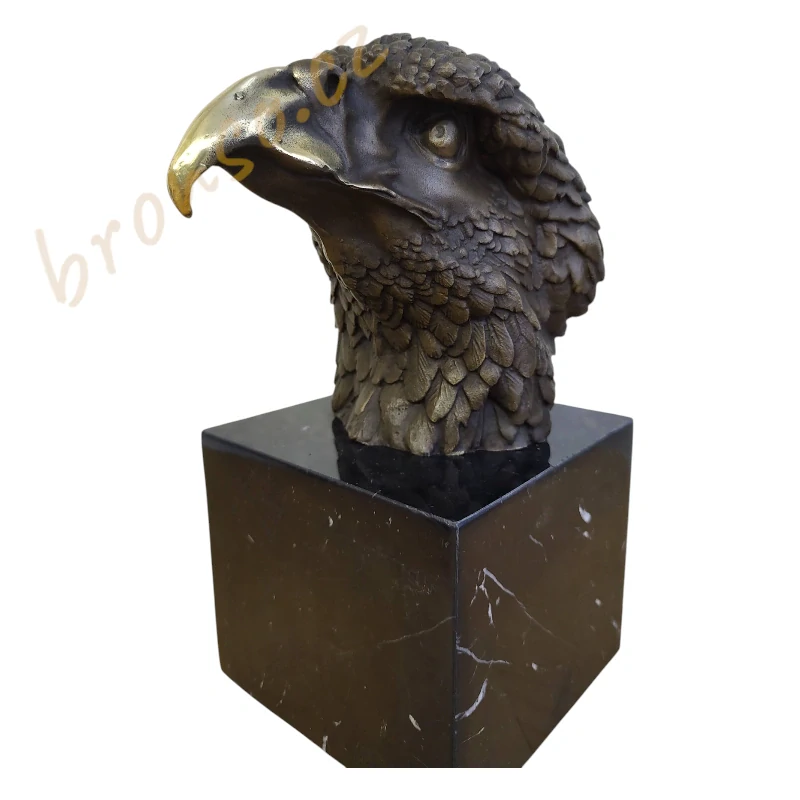 Hlava orla – bronzová socha, symbol síly a svobody