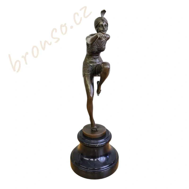 Con Brio – bronzová socha tanečnice, umělecká dekorace do interiéru