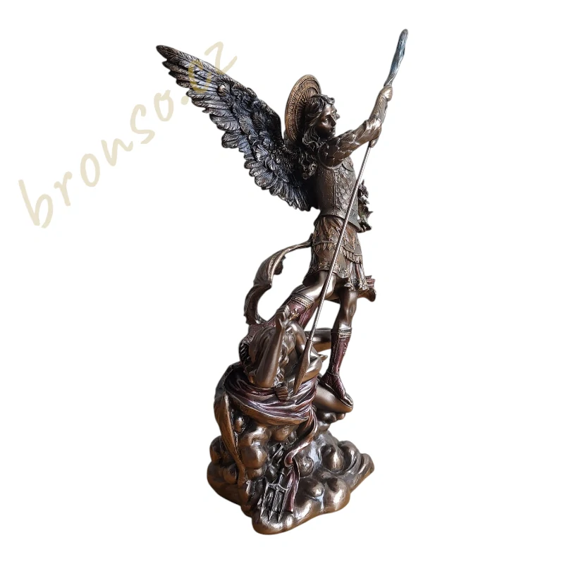 Archanděl Michael vs. Lucifer – soška svatého Michaela, symbol vítězství dobra, Veronese WU73529A4