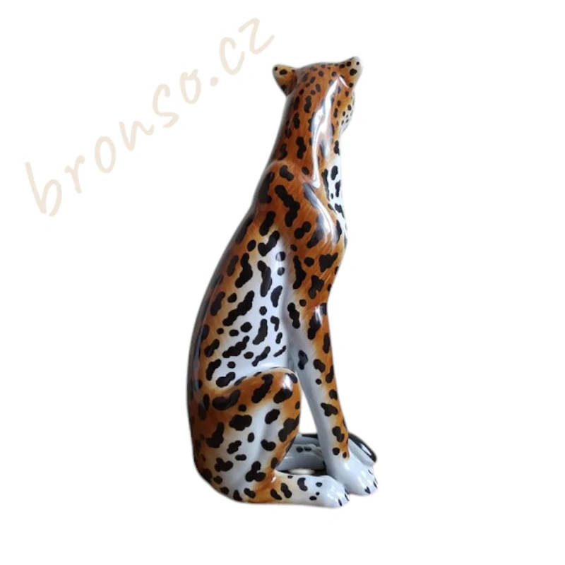 Sedící leopard – keramická socha, elegantní ručně vyrobená zvířecí dekorace do interiéru