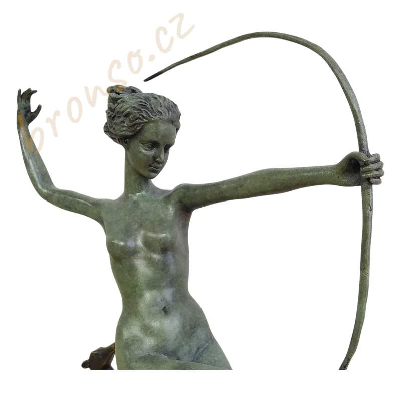 Art Deco bronzová socha Diany: soška bohyně s kolouchy – Diana se 2 psy