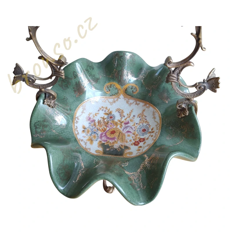 Dekorativní porcelánový košíček s bronzovým držadlem – zelená luxusní interiérová dekorace