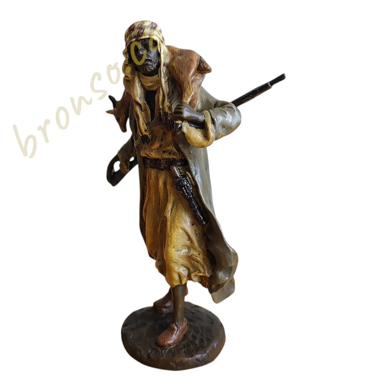 Barevná bronzová figurka v vídeňském stylu – arabský lovec, dekorace ve stylu Vienna bronze