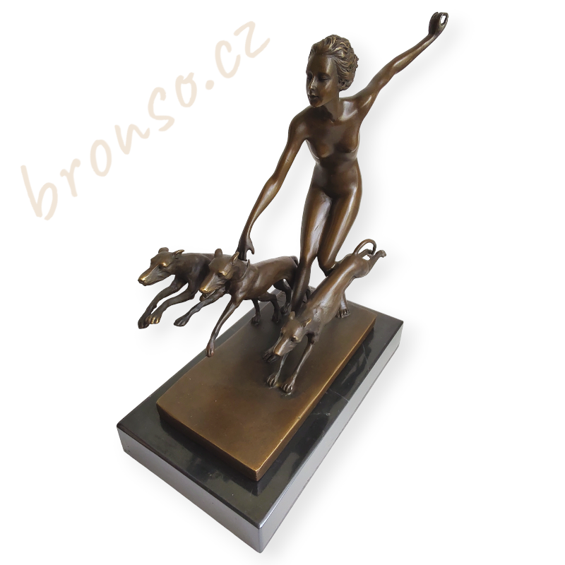 Diana se psy – bronzová socha bohyně lovu, elegantní ručně vyrobená dekorace