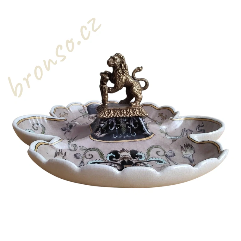 Porcelánová miska s bronzovým lvem – dekorativní servírovací mísa ve stylu Art Nouveau