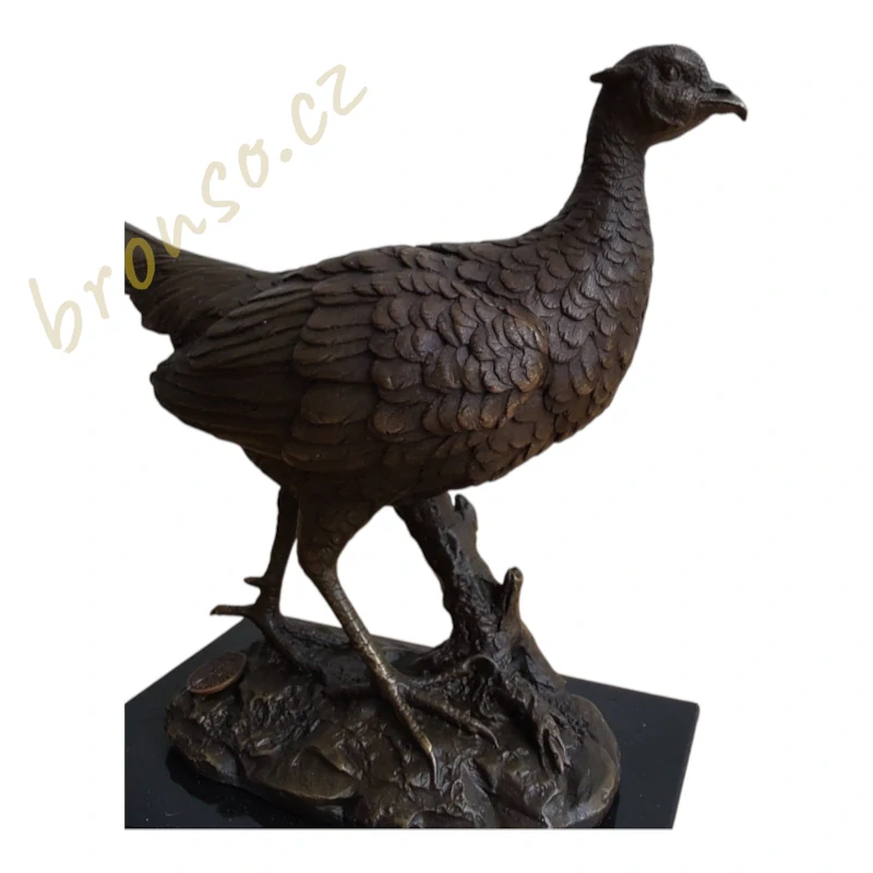 Bažant – bronzová socha
