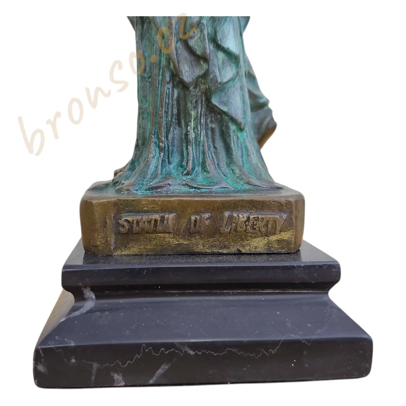 Socha svobody – bronzová soška, symbol volnosti a naděj