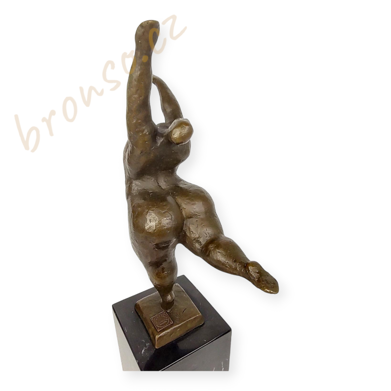 Tančící dáma – bronzová socha na mramorovém podstavci, elegantní umělecká dekorace