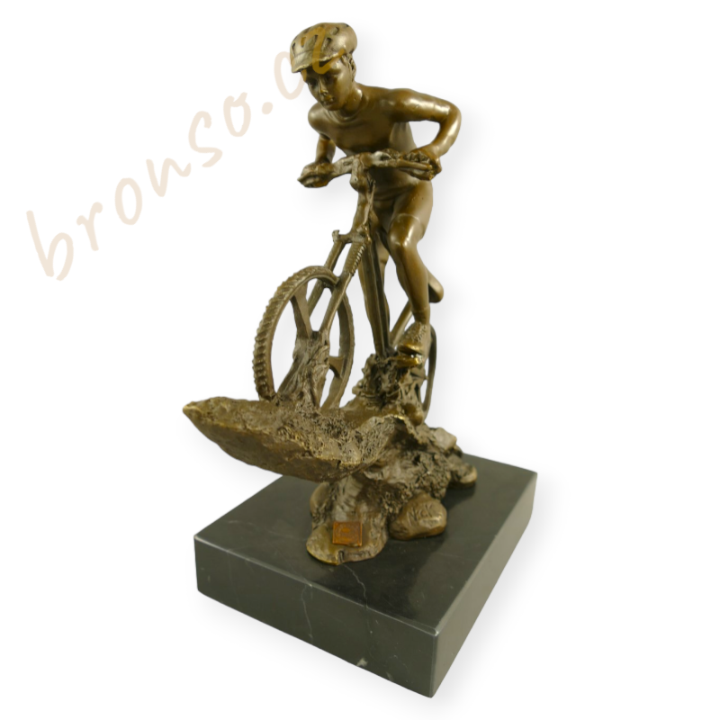 Muž na horském kole – bronzová socha, sportovní ručně vyrobená umělecká dekorace