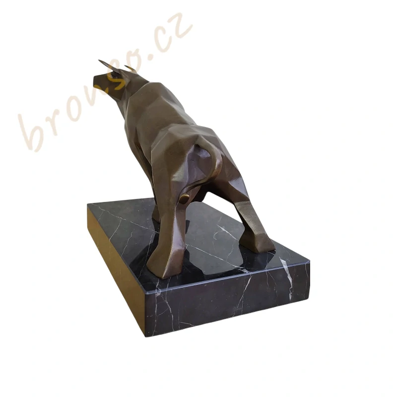 Býk – kubistická bronzová socha, umělecké dílo pro interiér