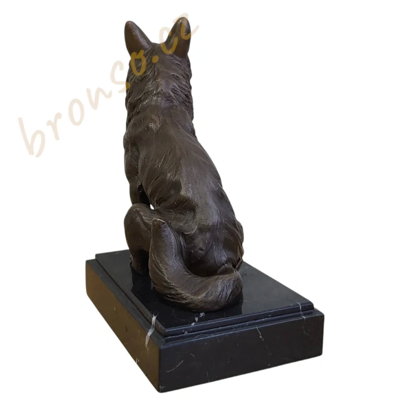 Liška – bronzová socha, ručně vyrobená umělecká dekorace s motivem lišky