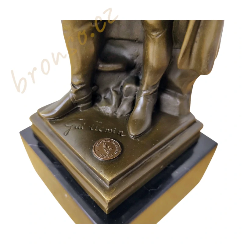 Bronzová figurální socha generála Napoleona Bonaparte – historická umělecká dekorace
