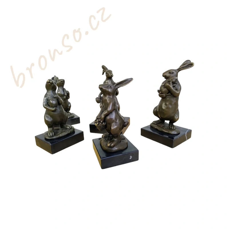 Zajíčí rodina – sada pěti bronzových sošek, sbírka zajíčků