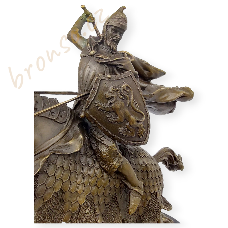 Válečník na koni - bronzová socha