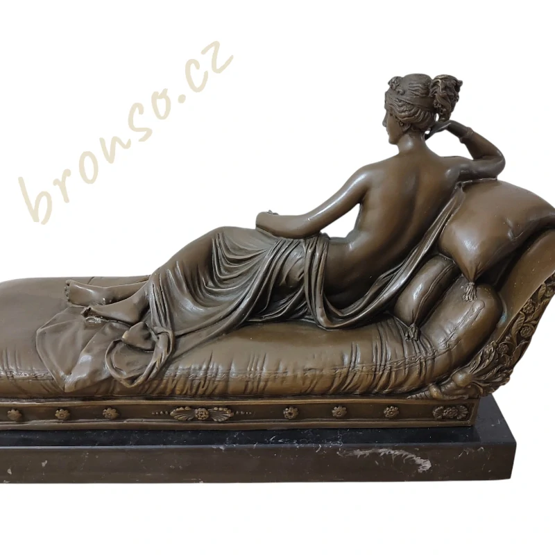 Pauline Bonaparte jako Vítězná Venuše bronzová socha