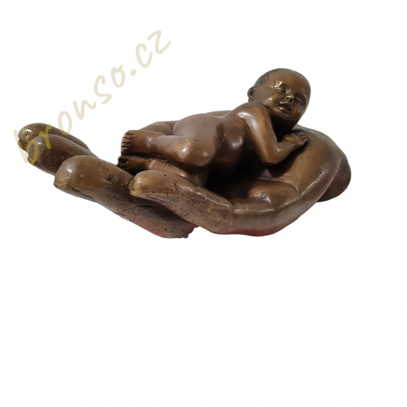 Bronzová socha „Dítě v dlani“ – symbol lásky a ochrany | Elegantní dárek pro nové rodiče