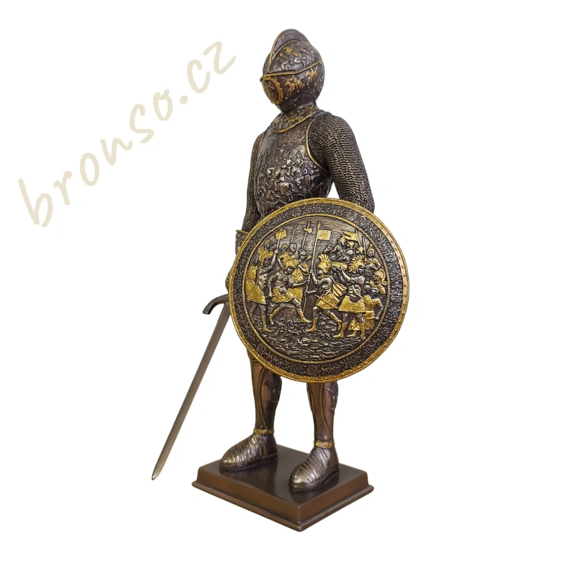 Středověký rytíř se štítem a mečem – dekorativní sběratelská soška Veronese WU72053A4