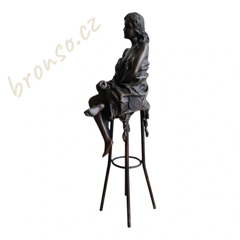 Bronzová socha sedící ženy – signovaná Pierre Colinet – elegantní akt, umělecká figurka
