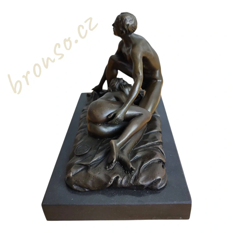 Erotická bronzová socha milenců – signováno B. Zach