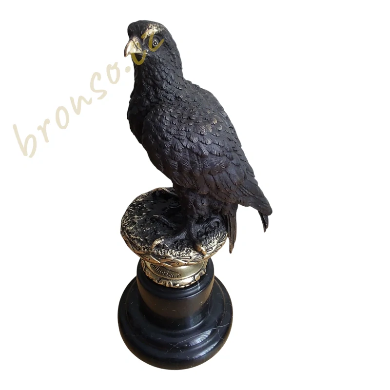 Orel na mramorovém podstavci – signovaný bronz A. Thorburn, francouzská sběratelská socha