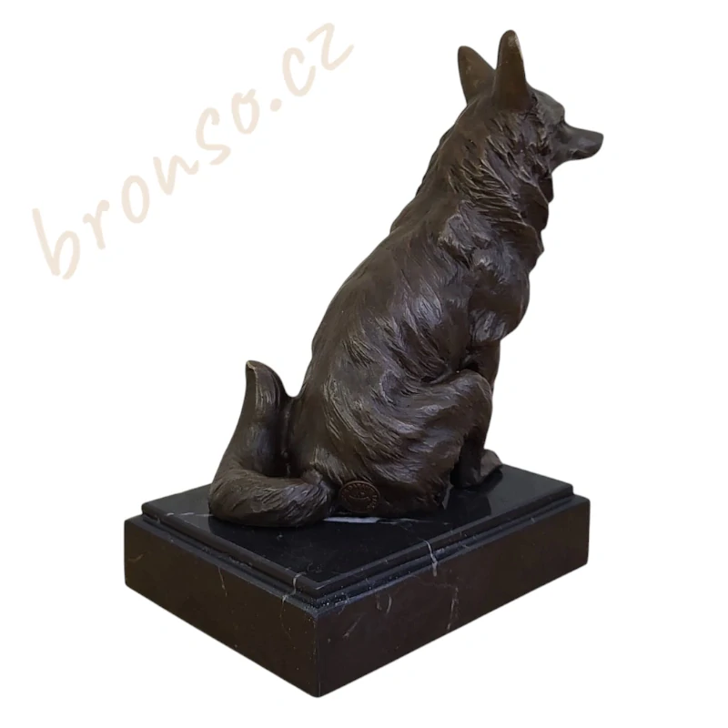 Liška – bronzová socha, ručně vyrobená umělecká dekorace s motivem lišky