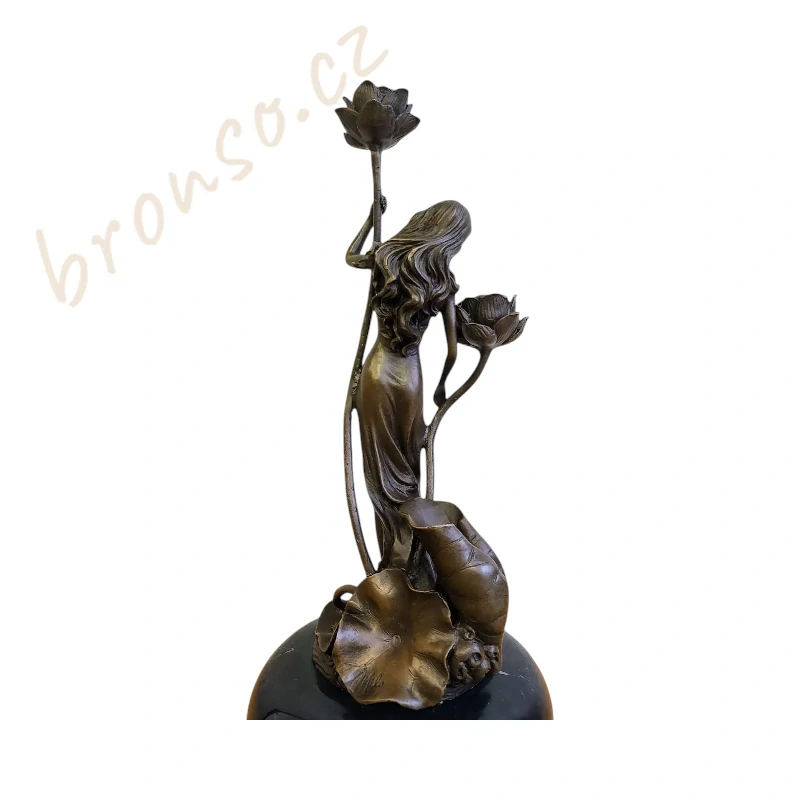 Secesní bronzový svícen – žena s lekníny