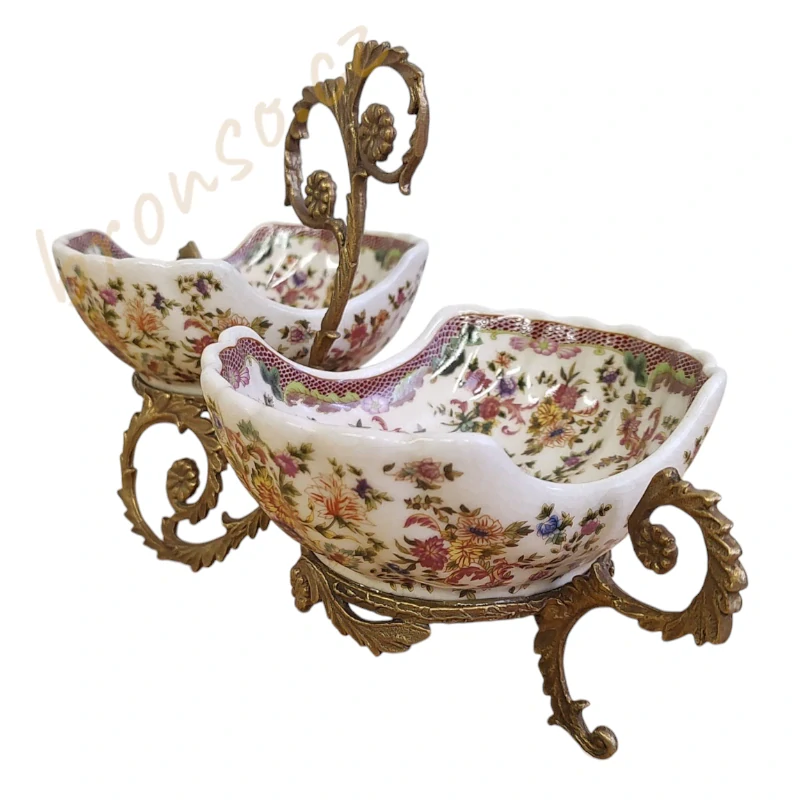 Dekorativní dvoumiskový stojan – elegantní interiérový doplněk, ručně vyrobená dekorace