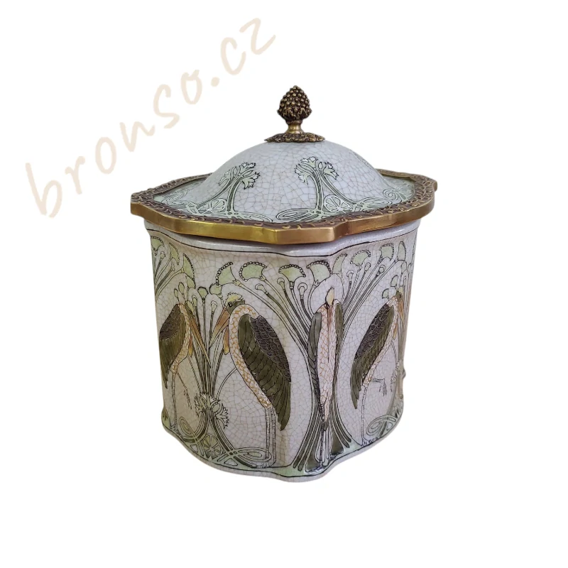 Porcelánová dóza ve stylu Art Nouveau s bronzovým kováním