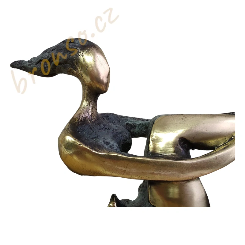 Bronzová socha na mramorovém podstavci – originál, signováno, moderní umění