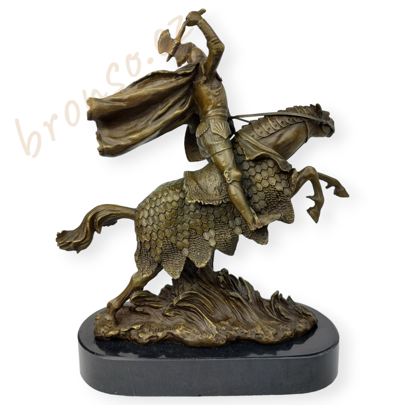 Válečník na koni - bronzová socha