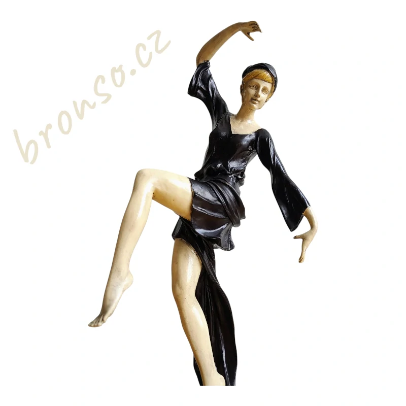 Art Deco socha tanečnice na mramoru – elegantní figurka ženy, vintage styl 20. léta, luxusní dekorace