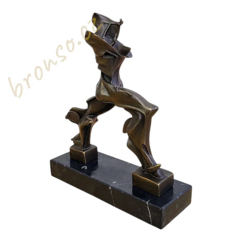 Futuristická bronzová soška – Unique Forms of Continuity in Space – Jedinečné formy kontinuity v prostoru – Umberto Boccioni abstraktní moderní umění
