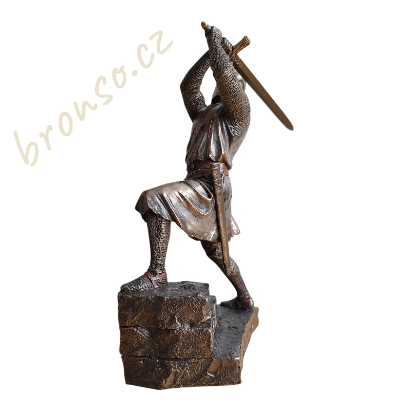 Templářský rytíř s obouručním mečem – středověká socha válečníka, křižák v boji, Veronese WU77519A4