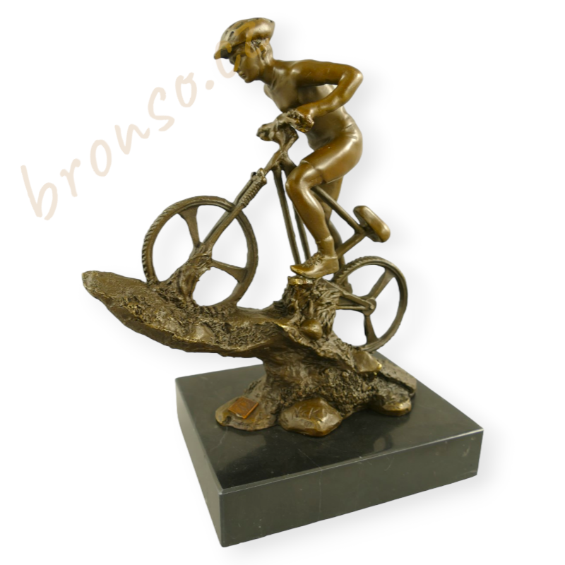 Muž na horském kole – bronzová socha, sportovní ručně vyrobená umělecká dekorace